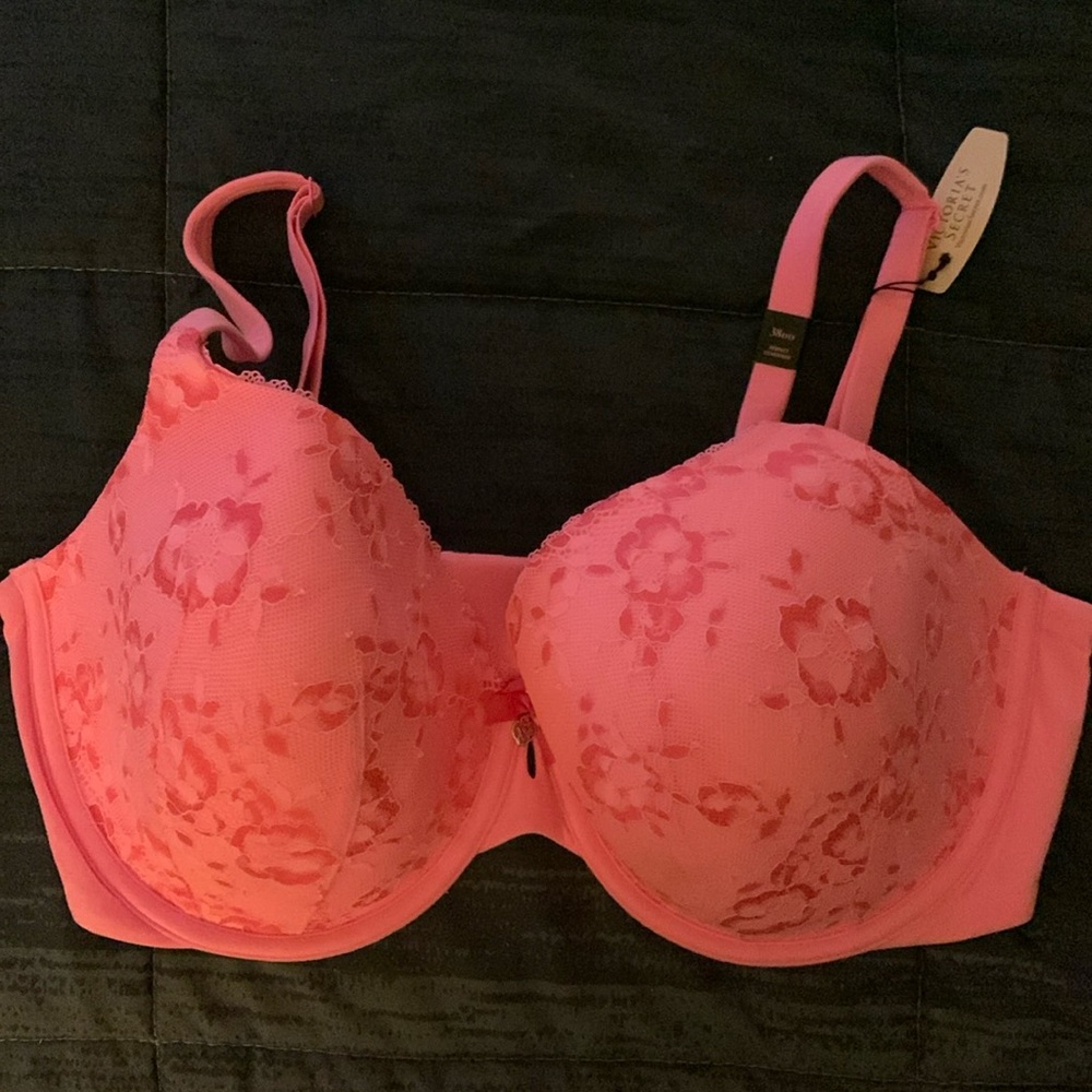Victoria Secret - Body by Victoria Lined Perfect Coverage